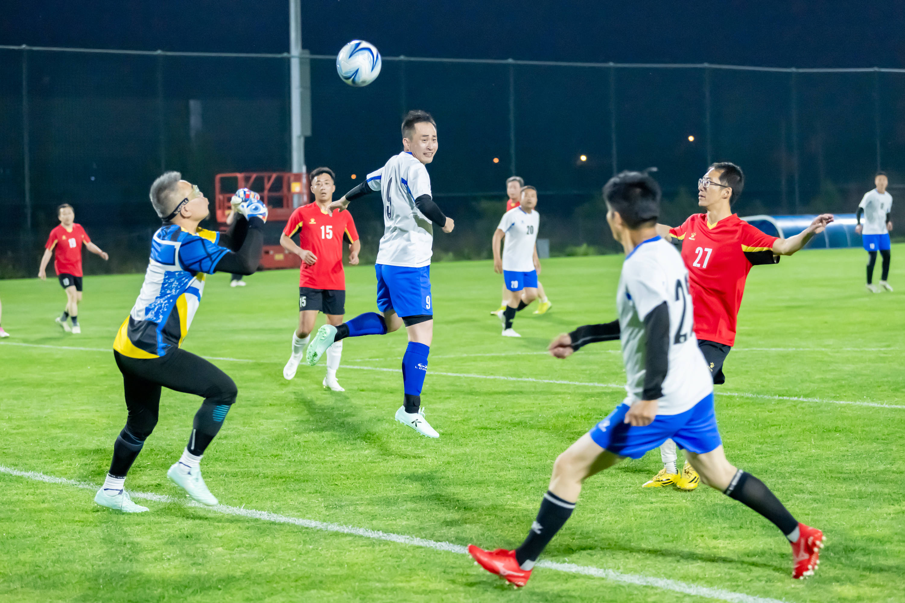 在这个充满 在这个充满