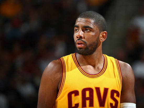 举行的同比 举行的同比