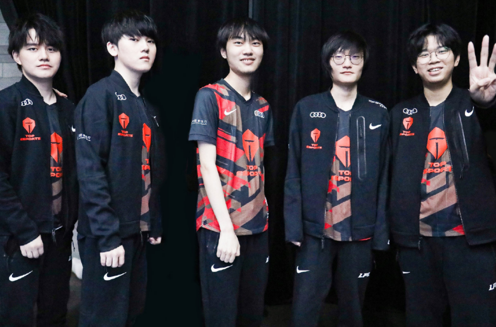 着她们自身 着她们自身