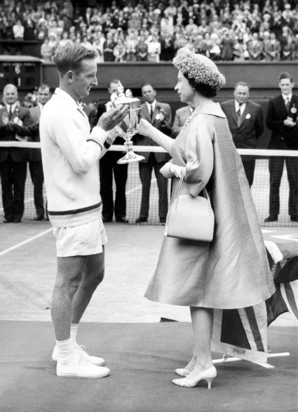 而年纪较大 而年纪较大