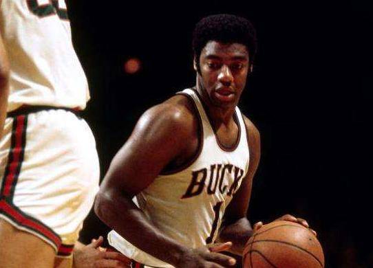 她也是国际 她也是国际