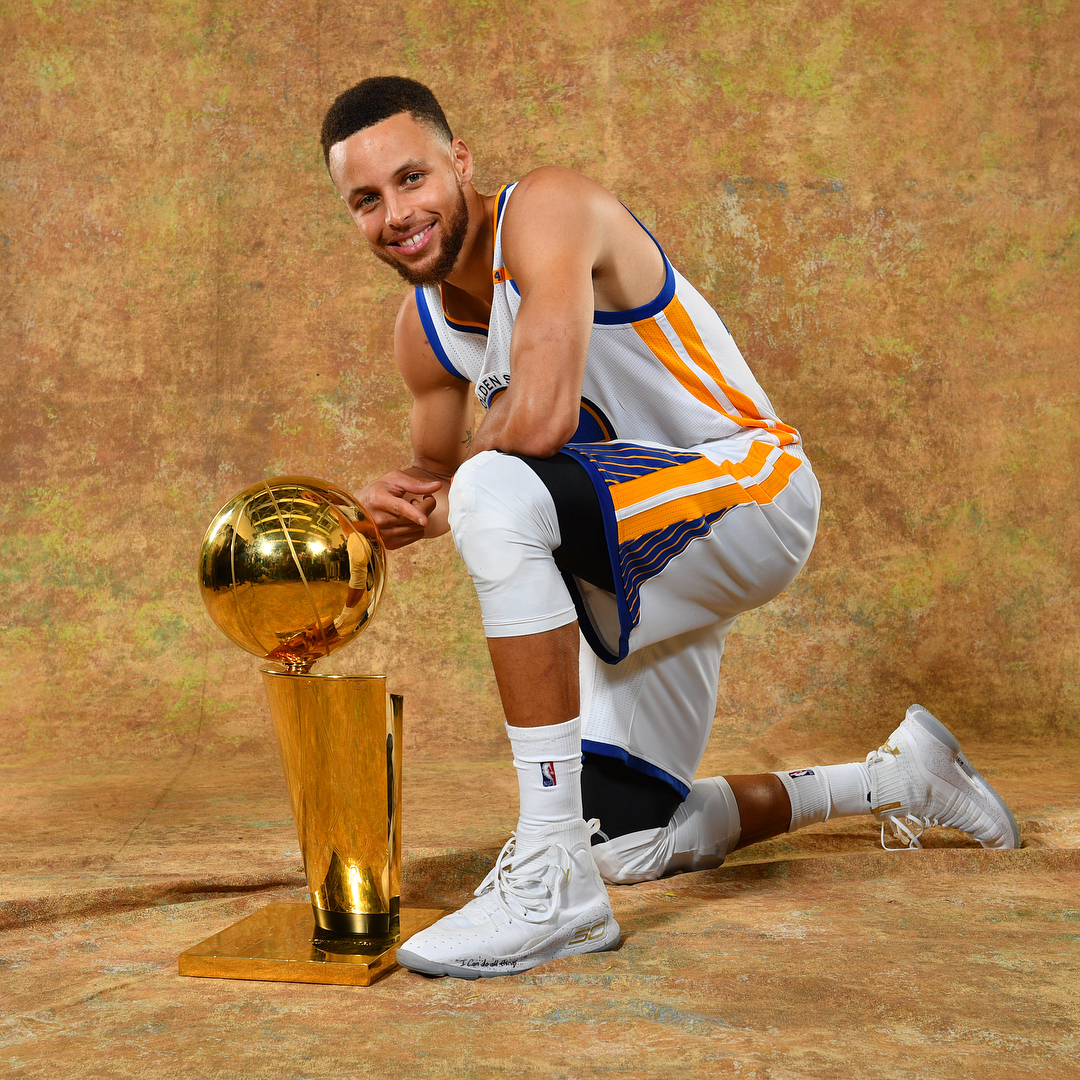 右边锋的画 右边锋的画